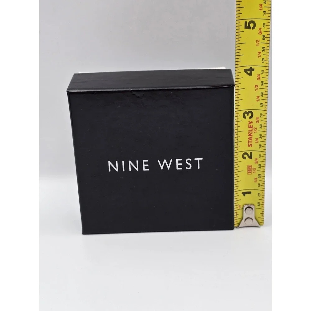 Nine West Gold Tone‎ Stretch Bracelet Crystal Accents Hinged Clasp Boxed